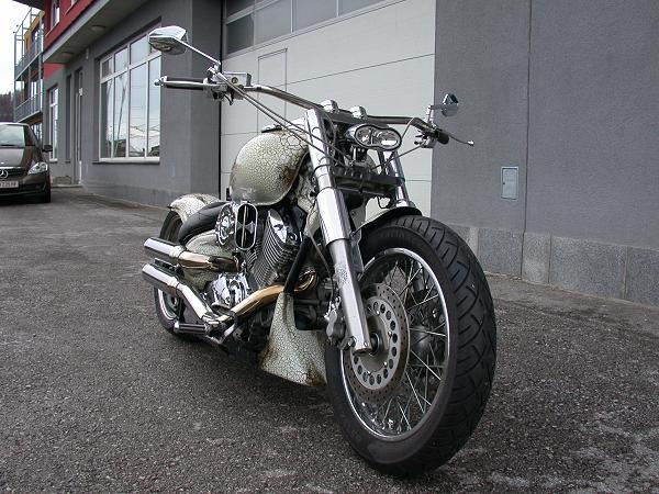 Yamaha XVS 1100 Drag Star White Power